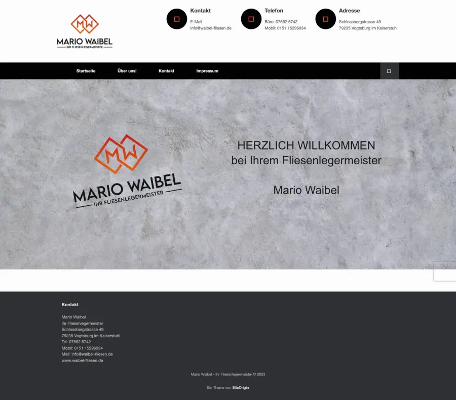 Die frühere Website von Mario Waibel: Logo und Willkommensgruß auf einer Betonfläche